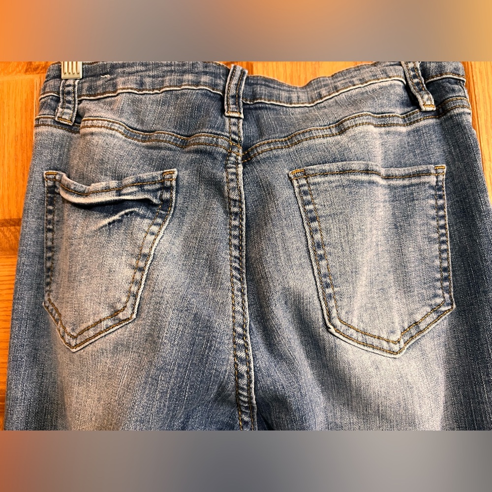 YMI Women's Straight Leg Jeans in Medium Blue Wash #124B - Picture 4 of 8